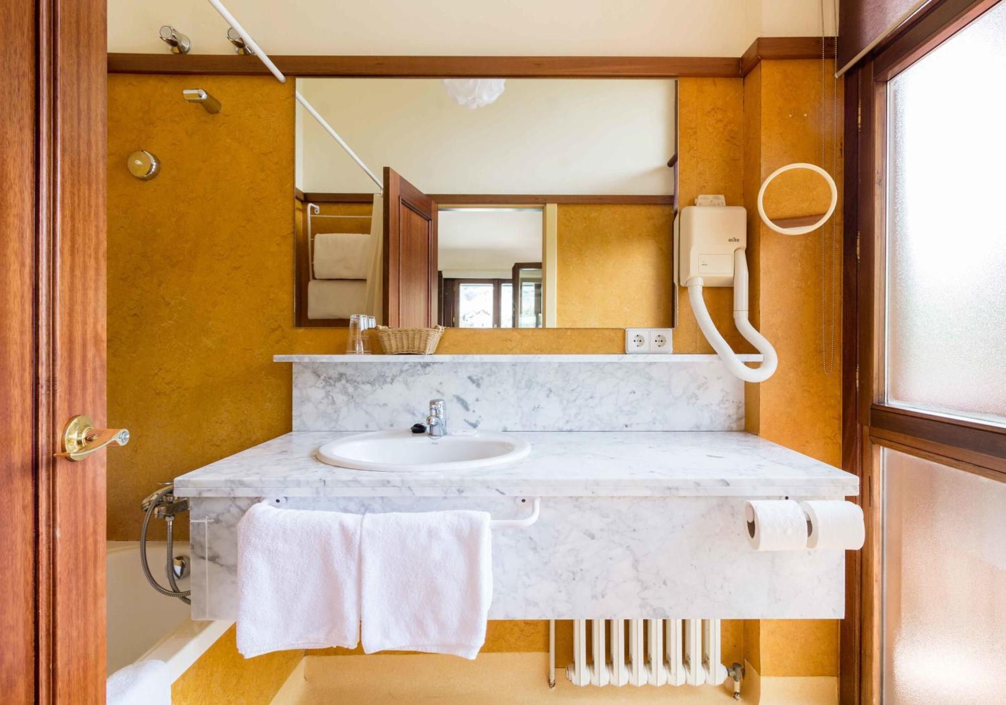 Snoe Hotel Candanchú Oda fotoğraf